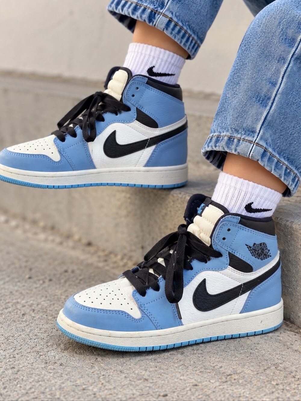 Kids Nike High-Top Basketball Sneakers in Light Blue and White Size 6.5